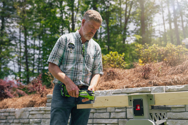 JS326B – 24V Brushless Jig Saw (Tool Only) lifestyle scene